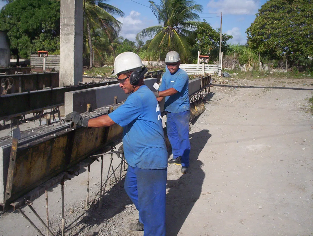 Forma metálica para elemento pré-moldado de concreto
